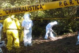 Los cuerpos, ya en estado de descomposición, fueron encontrados semi-enterrados en fosas clandestinas en la comunidad de El Llanito