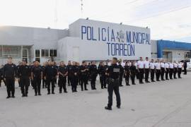 Elementos policiales actuaron para contener al agresor, quien se mostró violento al intentar ingresar por la fuerza.