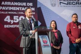 El alcalde Jacobo Rodríguez dio el banderazo de inicio a la obra en la colonia Colinas.