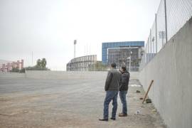 El alcalde Carlos Villarreal supervisó las áreas que serán rehabilitadas dentro de la Unidad Deportiva.