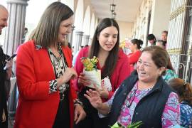 Regalos personalizados, accesorios y decoración forman parte de la oferta del Mercadito de San Valentín.