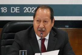 La Fiscalía General del Estado de Michoacán citó al ex gobernador a las 12:00 horas.