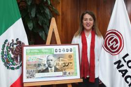 Margarita González Sarabia, directora nacional de la Lotería Nacional detalló que este billete alusivo lleva la imagen de don Antonio Narro Rodríguez.