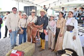 Como parte de los festejos, se rifaron monturas, artículos ecuestres y boletos para participar en el sorteo de una camioneta RAM dentro del Festival Vaquero Coahuila 2026.