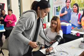 Alumnos de la UTNC, en el municipio de Nava, se beneficiaron con jornadas de salud.