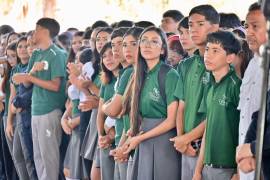 Estudiantes del CECyTEC Sur de Monclova durante una actividad escolar. El plantel reforzó la vigilancia y la atención socioemocional para sus 993 alumnos tras el ataque en Torreón.