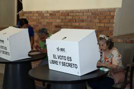 El INE realizó visitas domiciliarias para recabar el sufragio de personas registradas en la modalidad de voto anticipado.