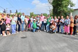 La pavimentación busca mejorar la infraestructura vial y la seguridad de la colonia, destacó el Alcalde durante la entrega.