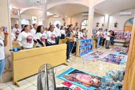 Madres buscadores escucharon misa oficiada por el obispo de la Diócesis de Saltillo, Hilario González, en el templo del Verbo Encarnado.