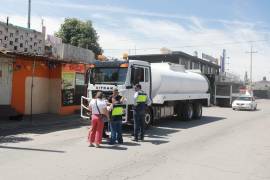 El Ayuntamiento de Saltillo mantiene el reparto de agua mientras continúan las afectaciones en el suministro potable.