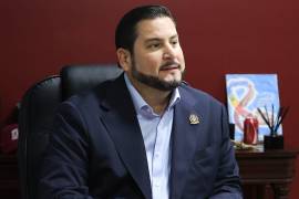 La FGR mantiene una investigación abierta contra el alcalde de Tijuana, Ismael Burgueño Ruiz, por presunto lavado de dinero y vínculos con operadores del CJNG, mientras el funcionario no ha respondido al citatorio de la FEMDO.