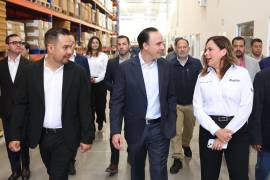 El gobernador Manolo Jiménez recorrió las instalaciones de la empresa BMTS Technology.