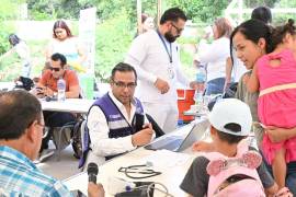 Durante la Brigada Integral de Salud se ofrecieron consultas médicas, vacunación, medicamentos gratuitos y atención psicológica a habitantes del sector.