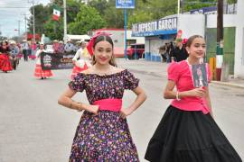 Nava reunió en un mismo escenario expresiones dancísticas de las cinco regiones de Coahuila.