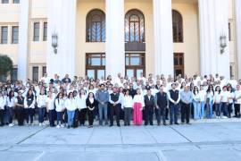 Personal del INE y el IEC dio inicio a la capacitación de los funcionarios de casilla en la explanada del Ateneo Fuente, con miras a la elección al Poder Judicial.