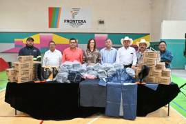 Trabajadores de Servicios Primarios y Obras Públicas de Frontera recibieron equipo de protección para fortalecer la seguridad durante sus jornadas laborales.