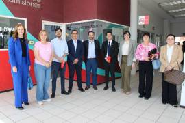 La delegación fue encabezada por la cónsul general Annabelle Larouche.