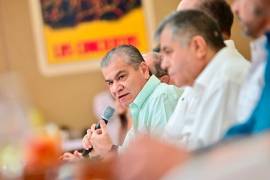 El alcalde Miguel Ángel Riquelme Solís informó que 360 grupos de WhatsApp mantienen comunicación con habitantes de colonias y otros 40 con sectores comerciales y empresariales.