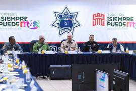 El alcalde Román Alberto Cepeda González encabezó la quinta reunión semanal de seguridad en Torreón.