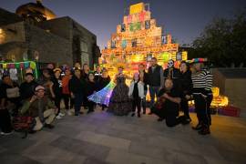 El alcalde Carlos Villarreal encabezó el Desfile de Día de Muertos dentro del festival Flores y Calaveras.