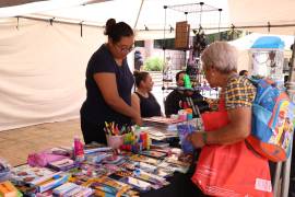 Participaron 40 expositores en la feria para promover sus productos y servicios.