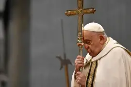 El Papa Francisco regresará a su residencia en el Vaticano para continuar con un periodo de convalecencia de al menos dos meses, durante el cual reducirá sus actividades.