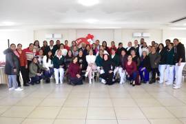 Miembros del ayuntamiento sambonense festejó en su día a las enfermeras del municipio.