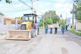 El gobierno municipal busca atender las necesidades de las familias mediante mejoras en diversas colonias.