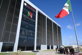 Nuevo titular de Aduanas, cercano a José Merino, llega de la Agencia Digital para modernizar la recaudación y combatir el contrabando con tecnología en fronteras.