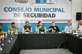 El alcalde Carlos Villarreal toma protesta a los integrantes del Consejo Municipal de Seguridad Pública.