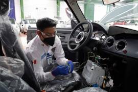La Casa Blanca eliminó los incentivos de 7 mil 500 dólares para la compra de eléctricos en la Unión Americana y los aranceles de 25% a exportaciones de coches fabricados en México.