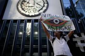 Peña Nieto rechazó el señalamiento y dijo que él no estaba facultado para asignar contratos a empresas o prestadores de servicios.