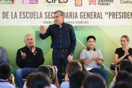Riquelme Solís dijo que en materia educativa su administración cierra fuerte, con la construcción de nuevos edificios escolares, aulas y mejoras a los planteles.