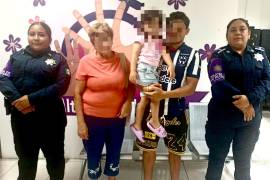 Un agente de Tránsito resguardó a una niña de tres años que caminaba sola en Guadalupe, Nuevo León; posteriormente fue entregada a su padre.