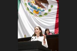 La diputada federal Verónica Martínez García presentó un punto de acuerdo ante la Comisión Permanente para exigir soluciones inmediatas a los apagones en Coahuila.