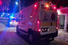 Un hombre fue localizado inconsciente dentro del inmueble tras inhalar gases tóxicos.