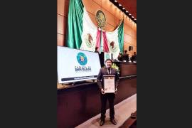 Rogelio Perales Puente recibió el Premio Nacional de Ingeniería 2025 por su destacada labor docente en la UAdeC.