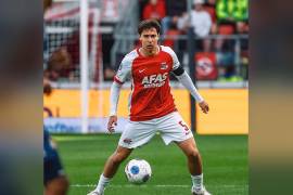 Mateo Chávez ingresó al minuto 76 y participó en la victoria 2-1 del AZ Alkmaar sobre Hapoel Be’er Sheva, resultado que significó los primeros tres puntos del equipo neerlandés en la Europa League 2026-2027.