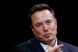 En su plataforma X, Elon Musk declaró que integrar IA en dispositivos Apple era ‘una violación a la seguridad’