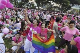 Sin embargo Singapur “solo reconoce los enlaces matrimoniales entre un hombre y una mujer”, señaló el primer ministro, Lee Hsien Loong