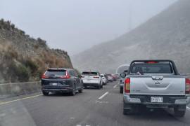 El congestionamiento en el tramo de Los Chorros se extendió por varios kilómetros debido a la alta afluencia de vacacionistas.