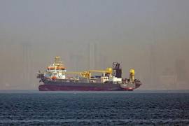 Los barcos transmitieron sus posiciones mientras navegaban por el estrecho, después de semanas de apagar sus transpondedores para ocultar su paso por ese punto estratégico.