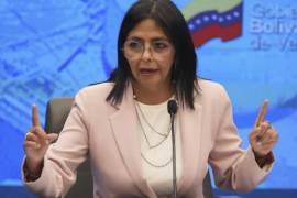 Lejos de promover un gobierno opositor, Trump avaló a la vicepresidenta Delcy Rodríguez como presidenta interina, a quien llegó a describir como una “persona extraordinaria”.