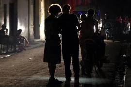 Las autoridades también confirmaron una “desconexión total” del sistema eléctrico nacional, lo que significa que toda la red se apagó simultáneamente.