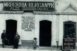 Fachadas del negocio de Augusto Gossmann, en la calle de Juárez.