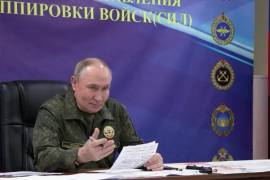 El portavoz del Kremlin dijo lo siguiente después de que Putin (en la foto) elogiara el domingo un vuelo de prueba de 15 horas del “único” misil nuclear ruso, denominado “Chernobyl volador”, que según el país podría alcanzar objetivos en Estados Unidos.