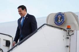 El secretario de Estado Marco Rubio llega al aeropuerto de Keflavik, en Islandia, el 5 de octubre de 2026.