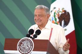 López Obrador explicó que los centros de salud tendrán comités para el manejo de estos recursos | Foto: Especial