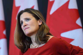 “Estamos perfectamente alineados con Estados Unidos, y eso significa que no somos una puerta trasera para bienes chinos comercializados de manera injusta”, dijo Freeland.