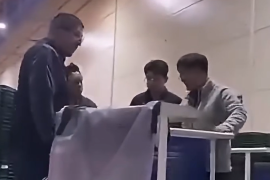 El video difundido por trabajadores muestra un intercambio de tensión entre mandos dentro de una planta coreana, en Arteaga.